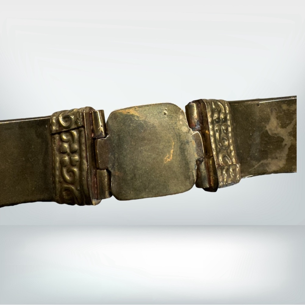 Faux Ivory  and Brass Tribal Costume Jewelry Bracelet - Picture 7 of 9